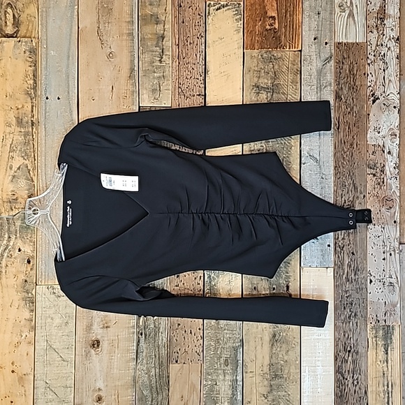 Abercrombie Long-Sleeve Ruched V-Neck Bodysuit XS NWT - Picture 1 of 3